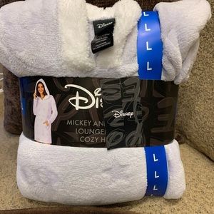 Disney Cozy Lounger with Hood